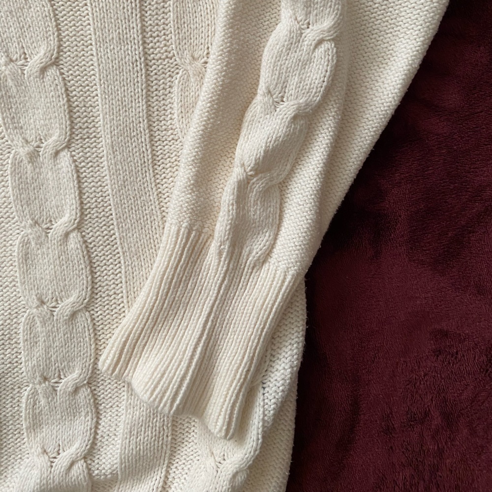 Knit sweater 🧶 - Picture 3 of 3